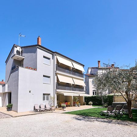 Apartments Martello Garden Пореч Екстериор снимка