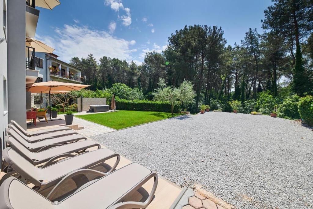 Apartments Martello Garden Пореч Екстериор снимка