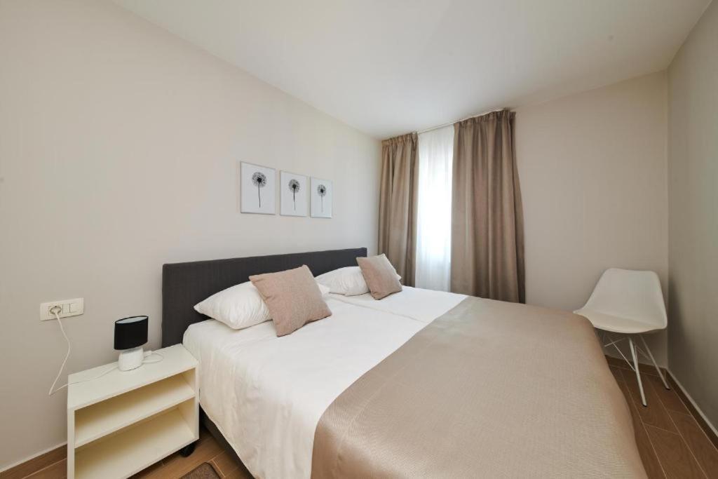 Apartments Martello Garden Пореч Екстериор снимка