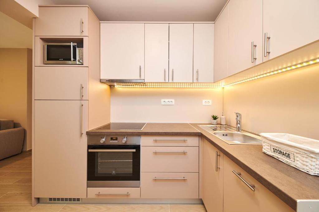 Apartments Martello Garden Пореч Екстериор снимка