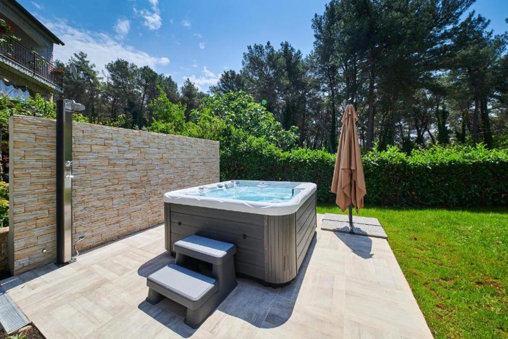 Apartments Martello Garden Пореч Екстериор снимка