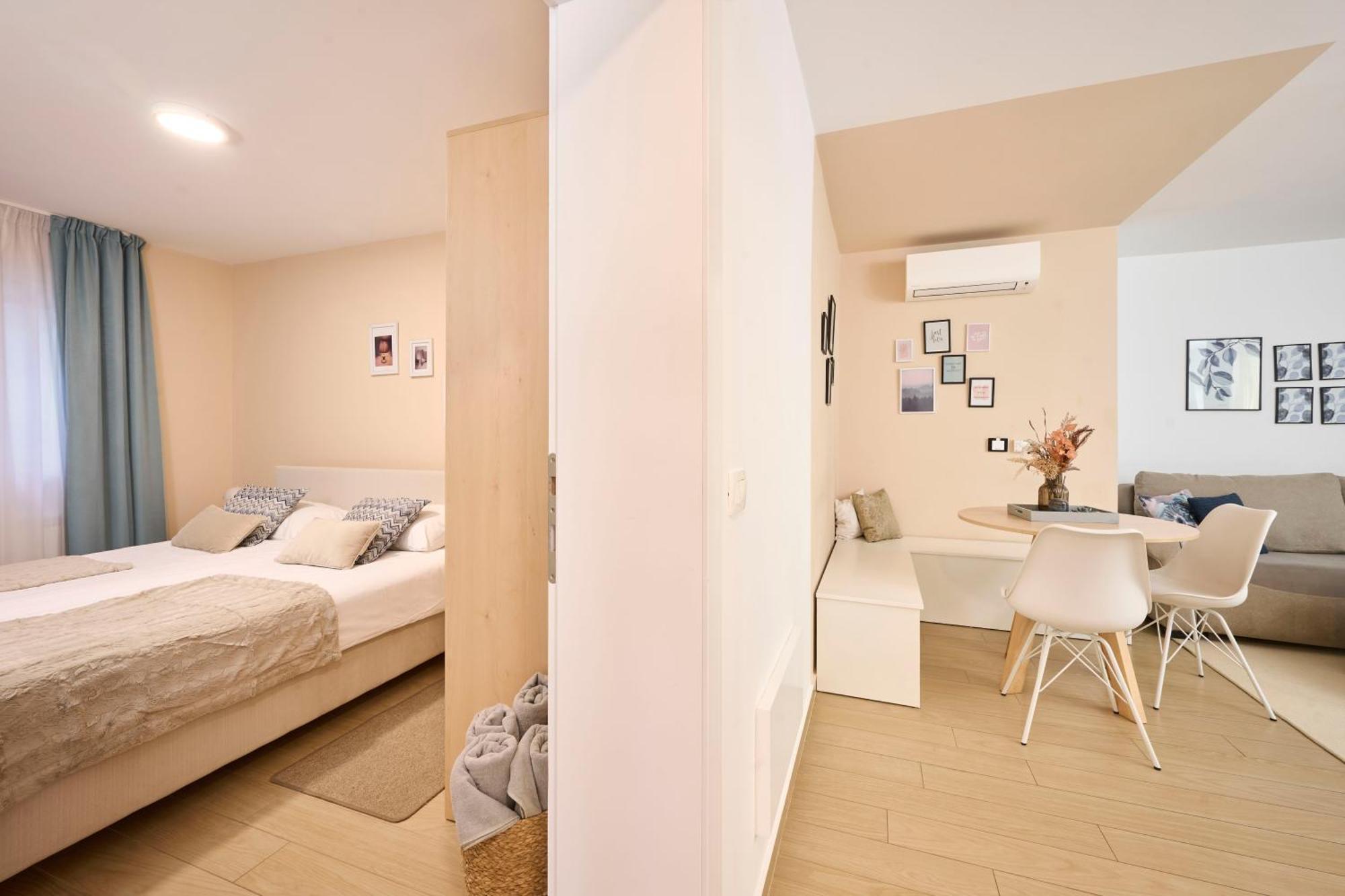 Apartments Martello Garden Пореч Екстериор снимка