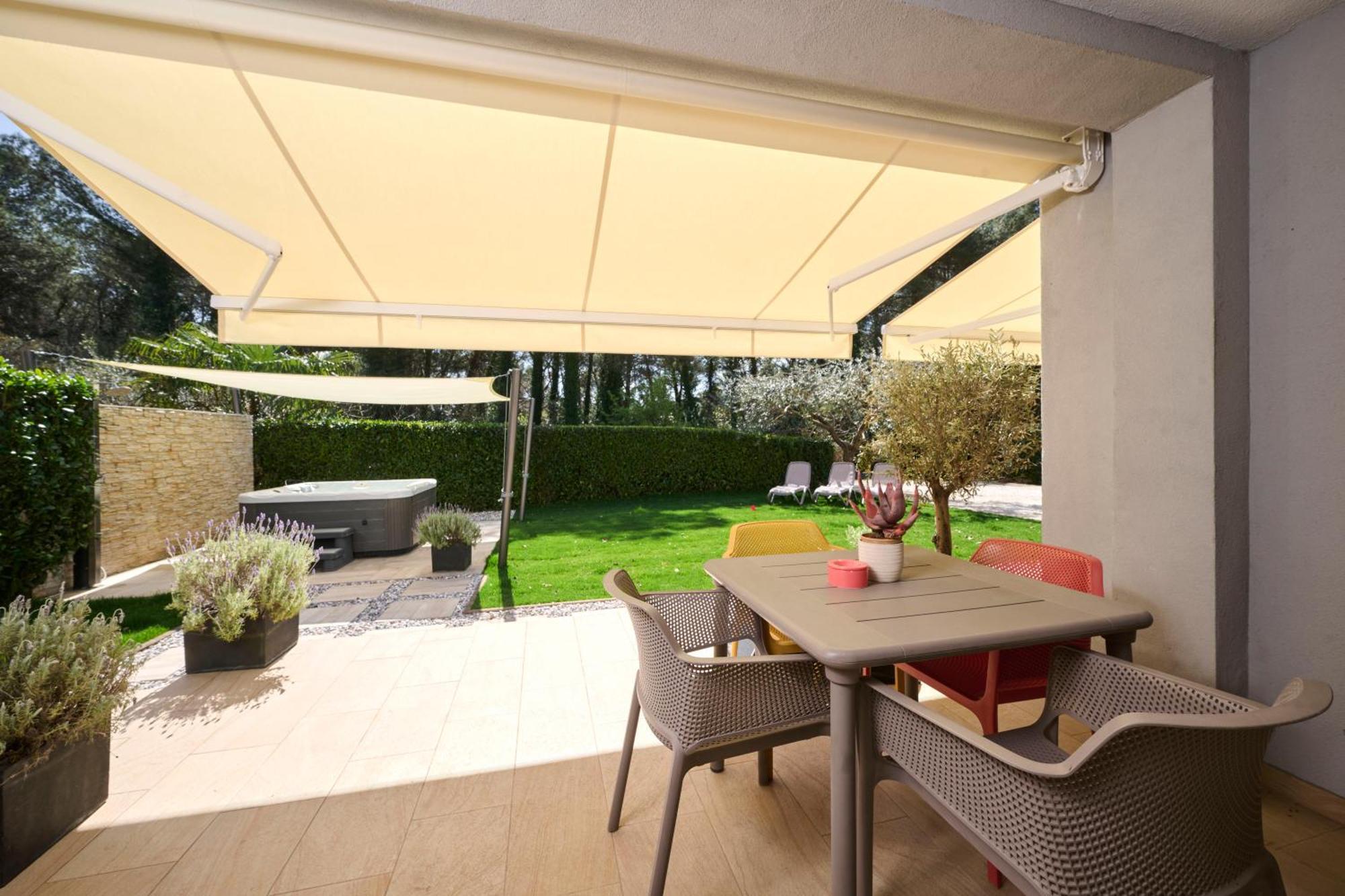 Apartments Martello Garden Пореч Екстериор снимка