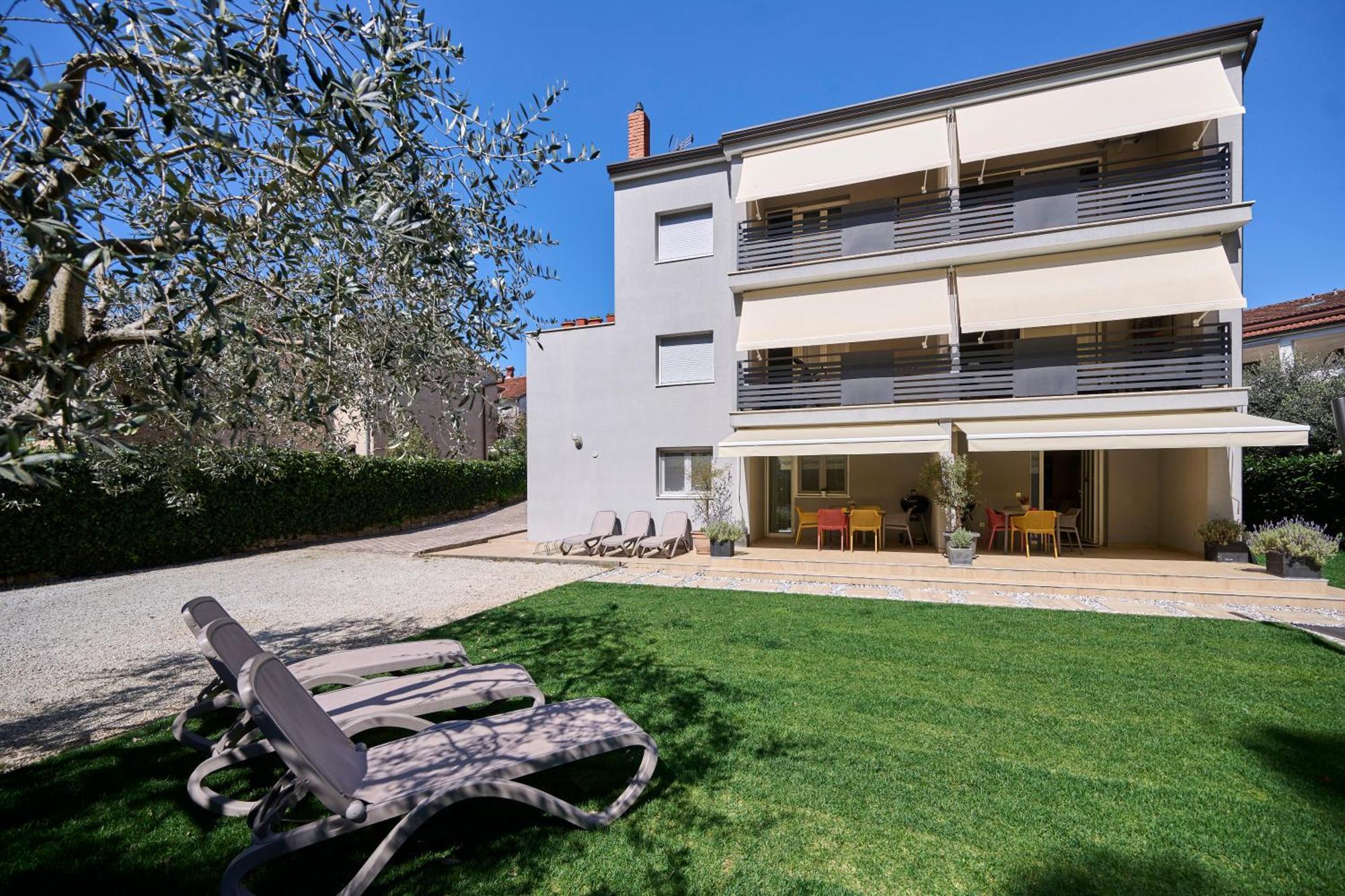 Apartments Martello Garden Пореч Екстериор снимка