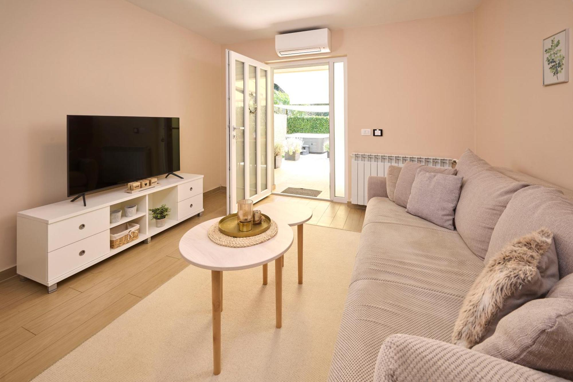 Apartments Martello Garden Пореч Екстериор снимка