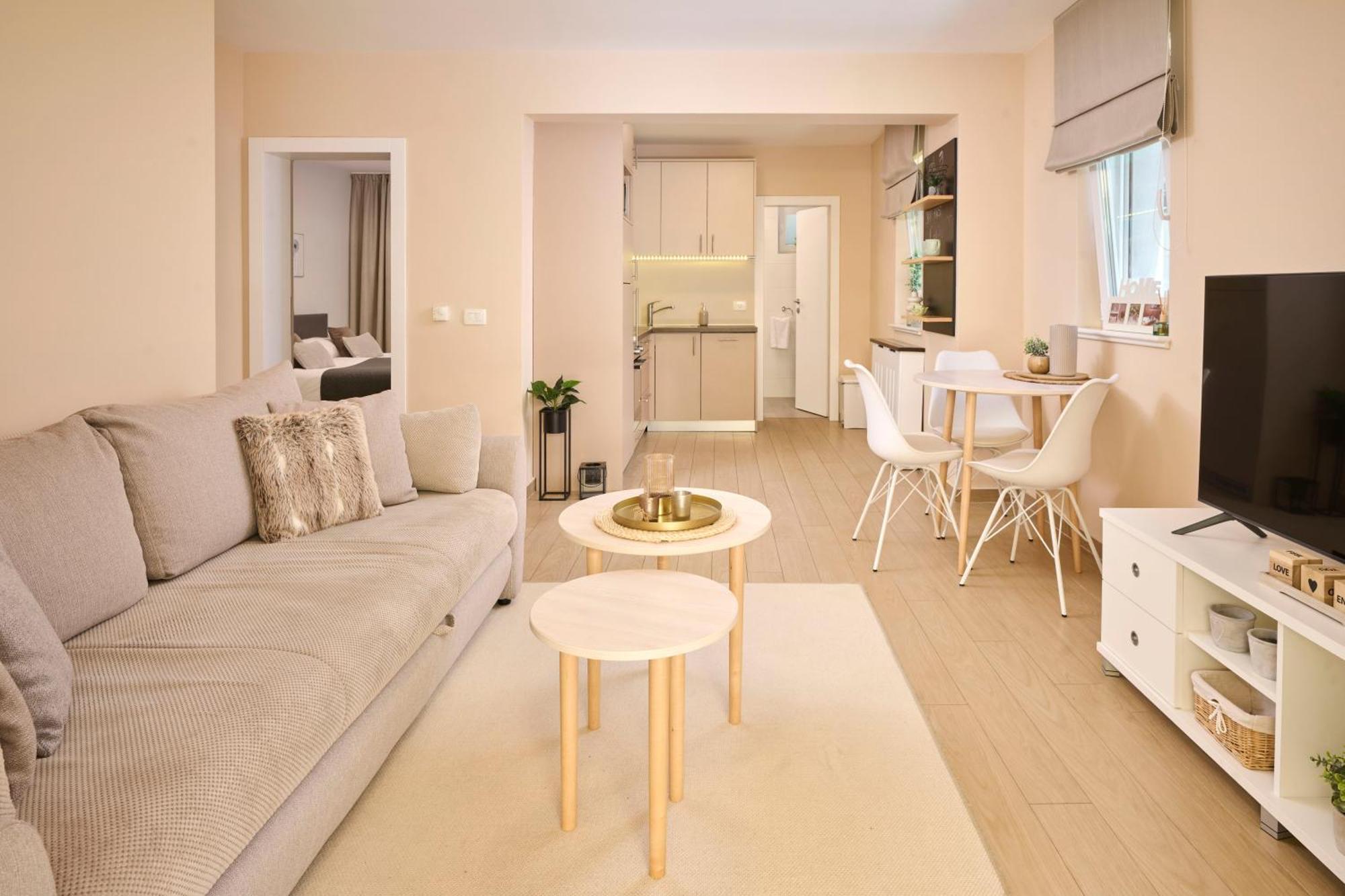 Apartments Martello Garden Пореч Екстериор снимка